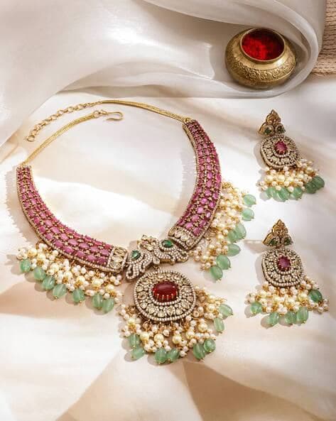 Women Necklace & Earrings Set 1