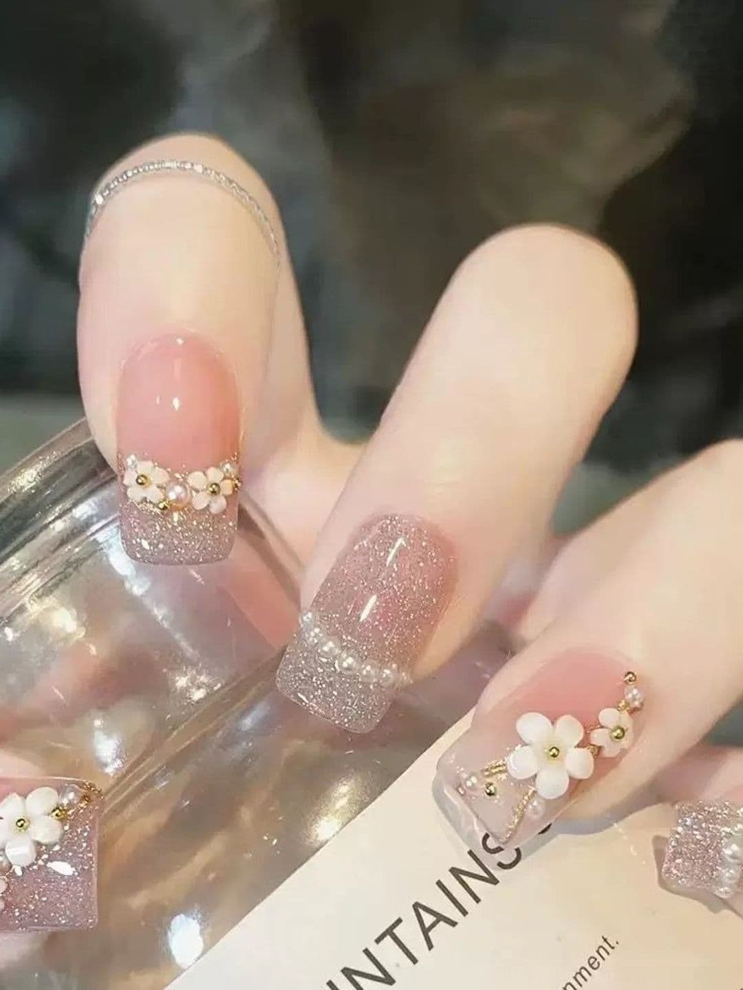 Vembley Set Of 24 Artificial Reusable Stick On Nails - Nude & Pink